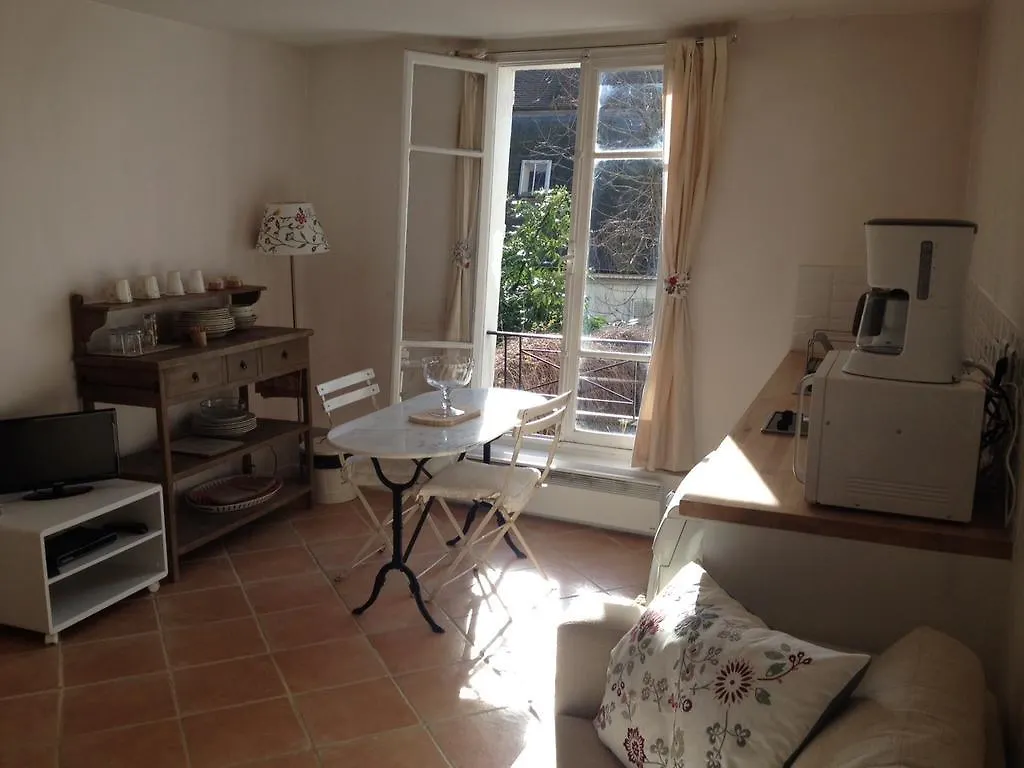 Apartament A Garden In Montmartre Paryż