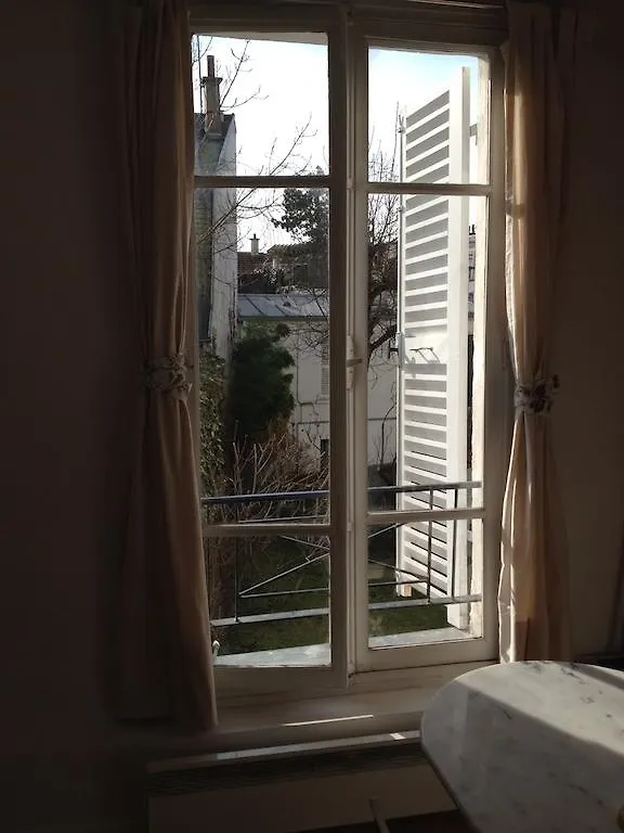 Apartament A Garden In Montmartre Paryż